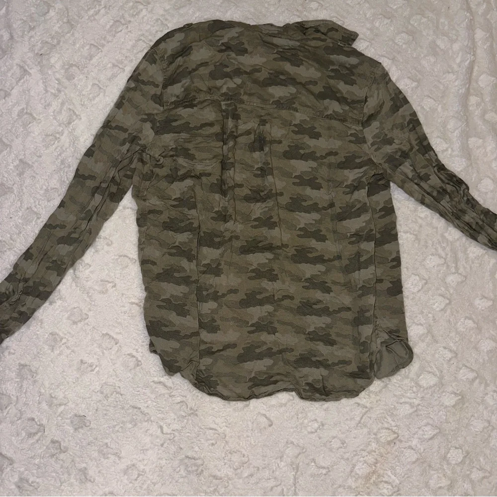 American Eagle Boyfriend Fit Camo Flannel - Size S - Picture 6 of 6
